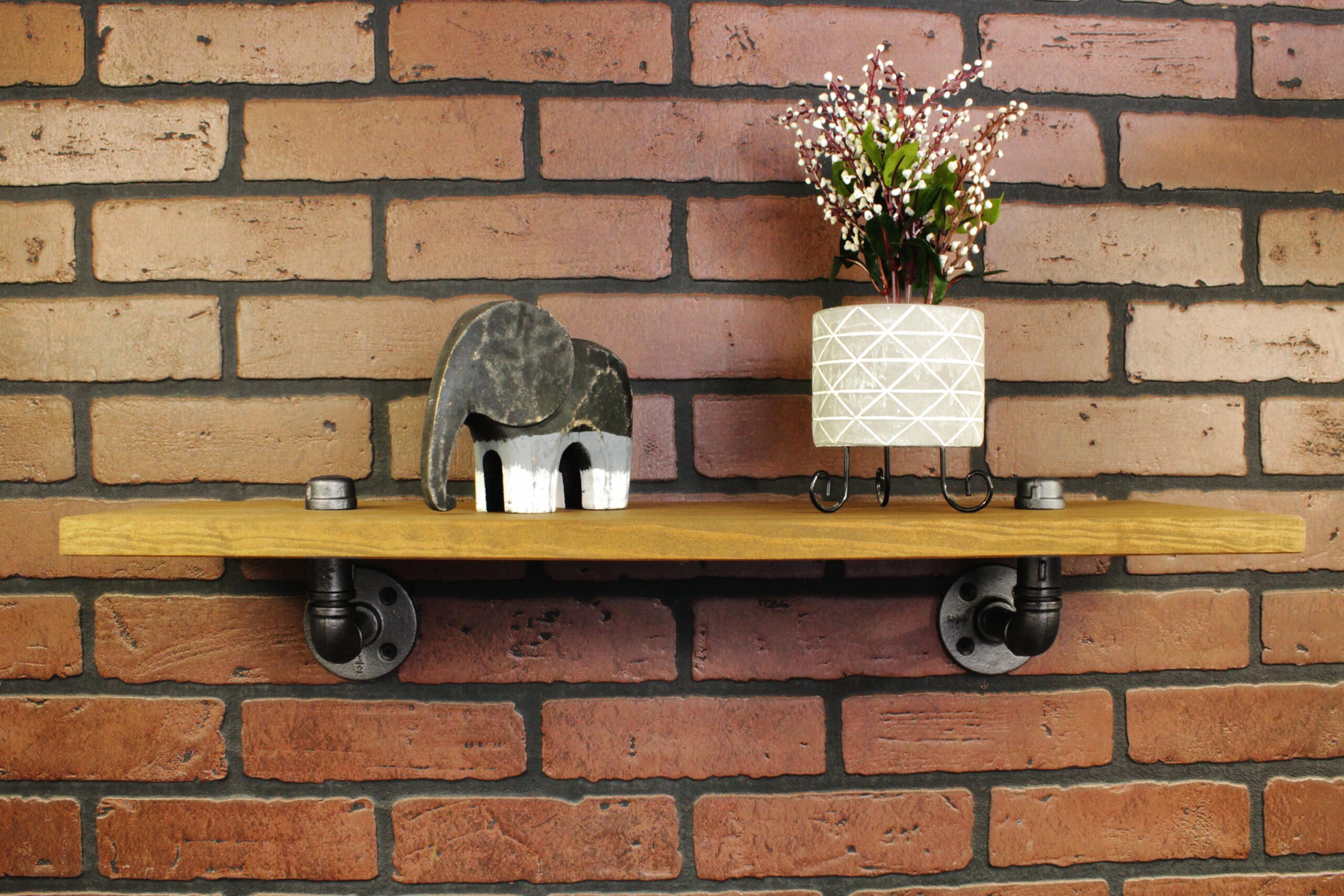 Repisa "Ishtar" Gris Hierro, Estilo Vintage Industrial para Baño, Hecho en México de manera Artesanal con Acero de alta resistencia.