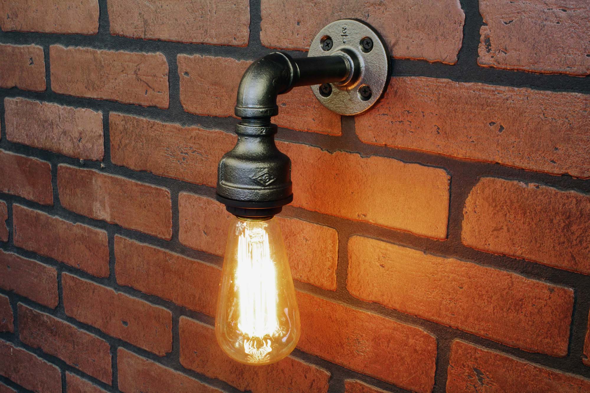 Lámpara Artesanal "Stellan" de Pared, Estilo Vintage Industrial para Baño, Hecho en México de manera Artesanal con Acero de alta resistencia.