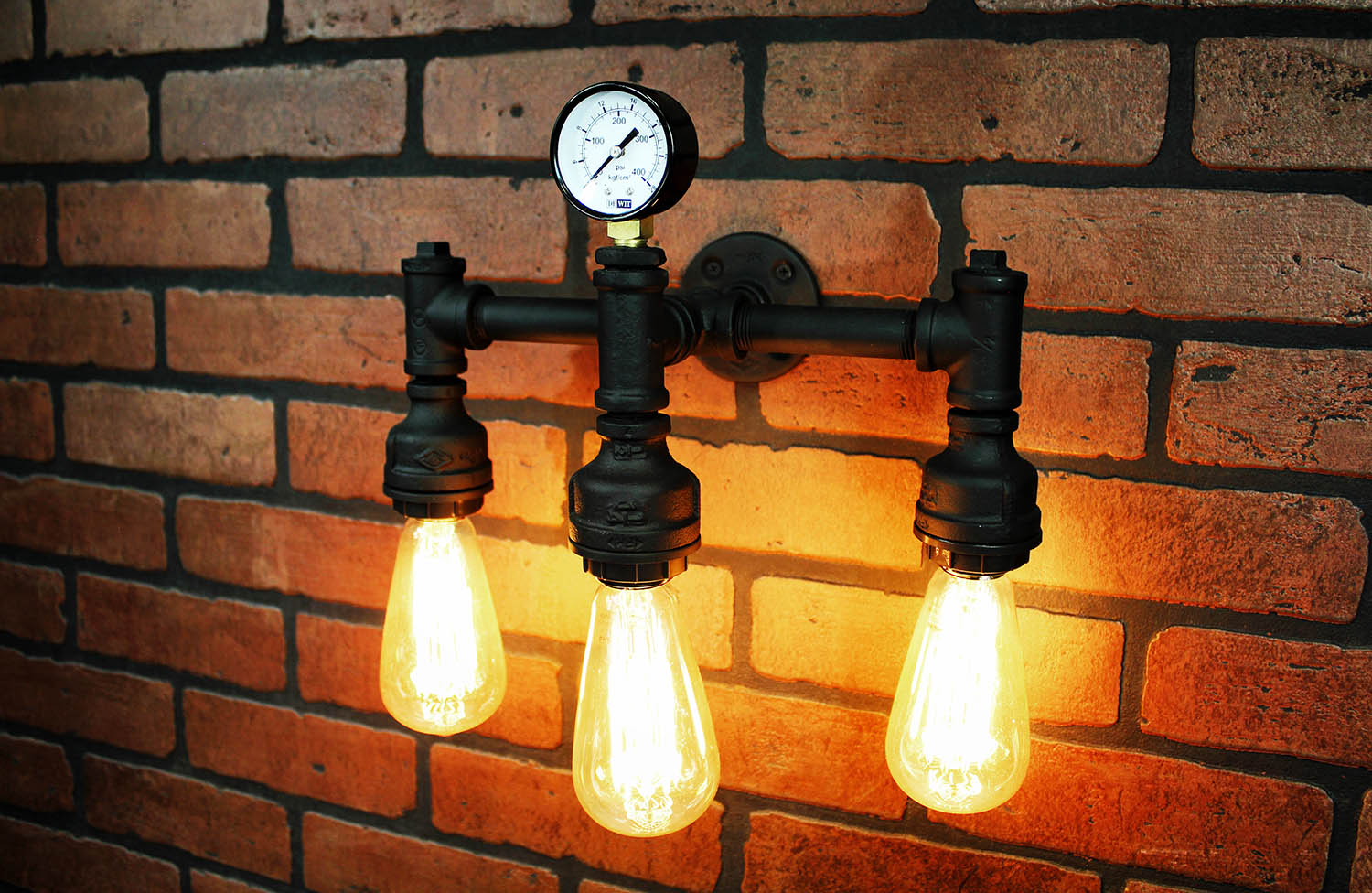 Lámpara de pared Artesanal "Bjorn", Estilo Vintage Industrial para Baño, Hecho en México de manera Artesanal con Acero de alta resistencia.